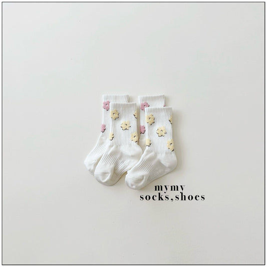 韓國直送|春日小花園立體花朵中筒襪|兩對入 MS11