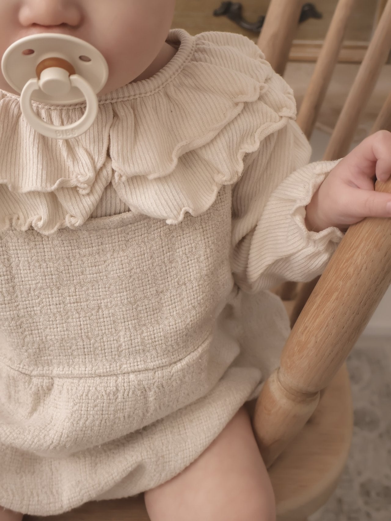 韓國童裝｜氣質大荷葉領羅紋棉上衣MM09