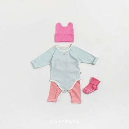 韓國童裝｜春日野餐撞色包屁衣+高腰褲套裝OT04