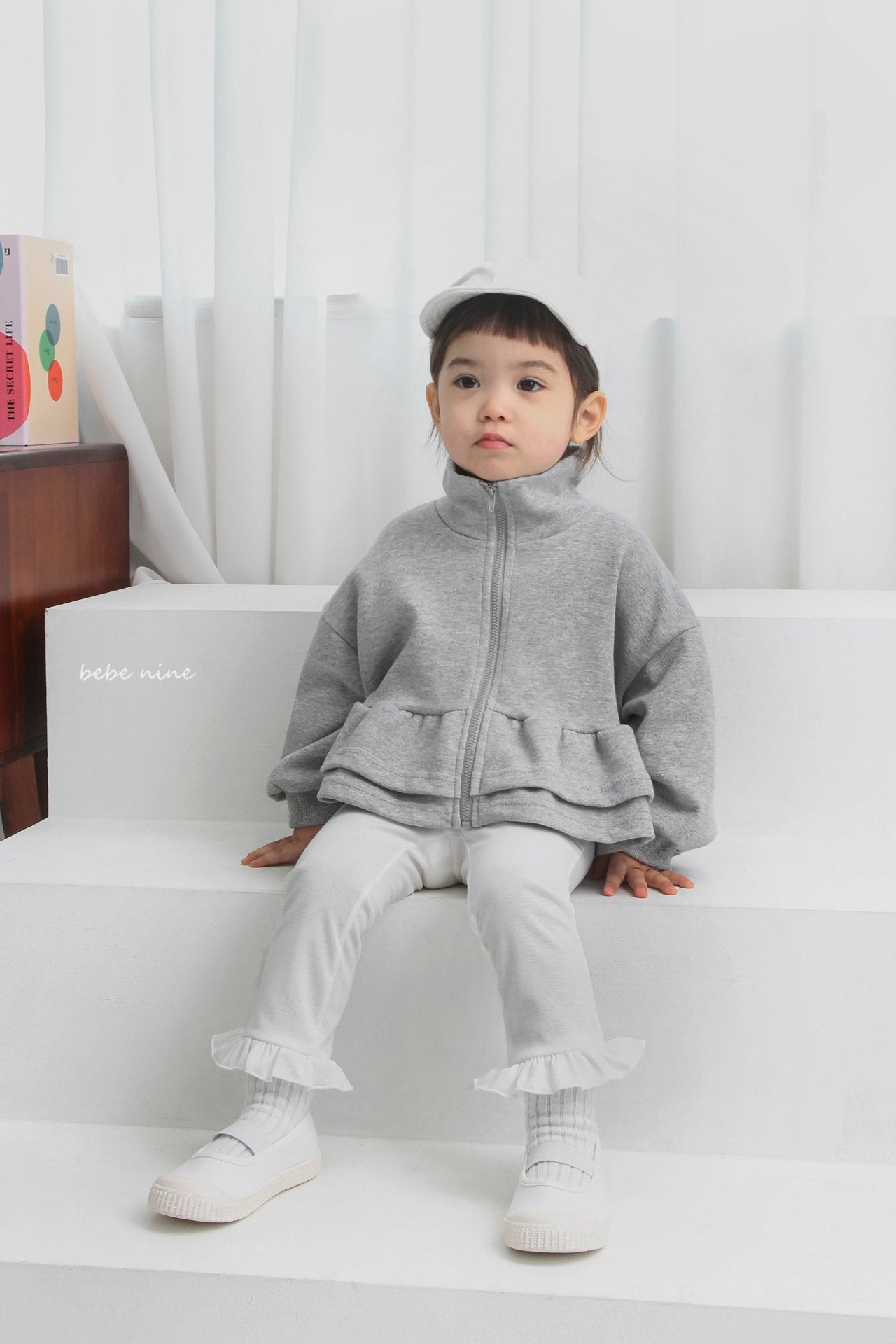 韓國童裝｜Cropped 荷葉邊短版拉鍊外套 BN24