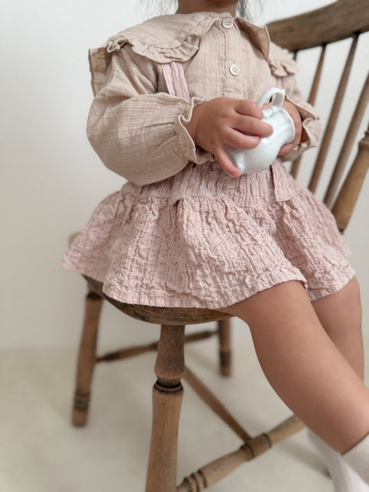 韓國童裝｜雲朵皺褶吊帶裙褲 MM16